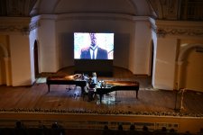 В Баку представлен великолепный вечер "Зеркало звуков" – музыка сквозь песок  (ФОТО)