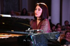 В Баку представлен великолепный вечер "Зеркало звуков" – музыка сквозь песок  (ФОТО)