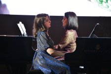 В Баку представлен великолепный вечер "Зеркало звуков" – музыка сквозь песок  (ФОТО)