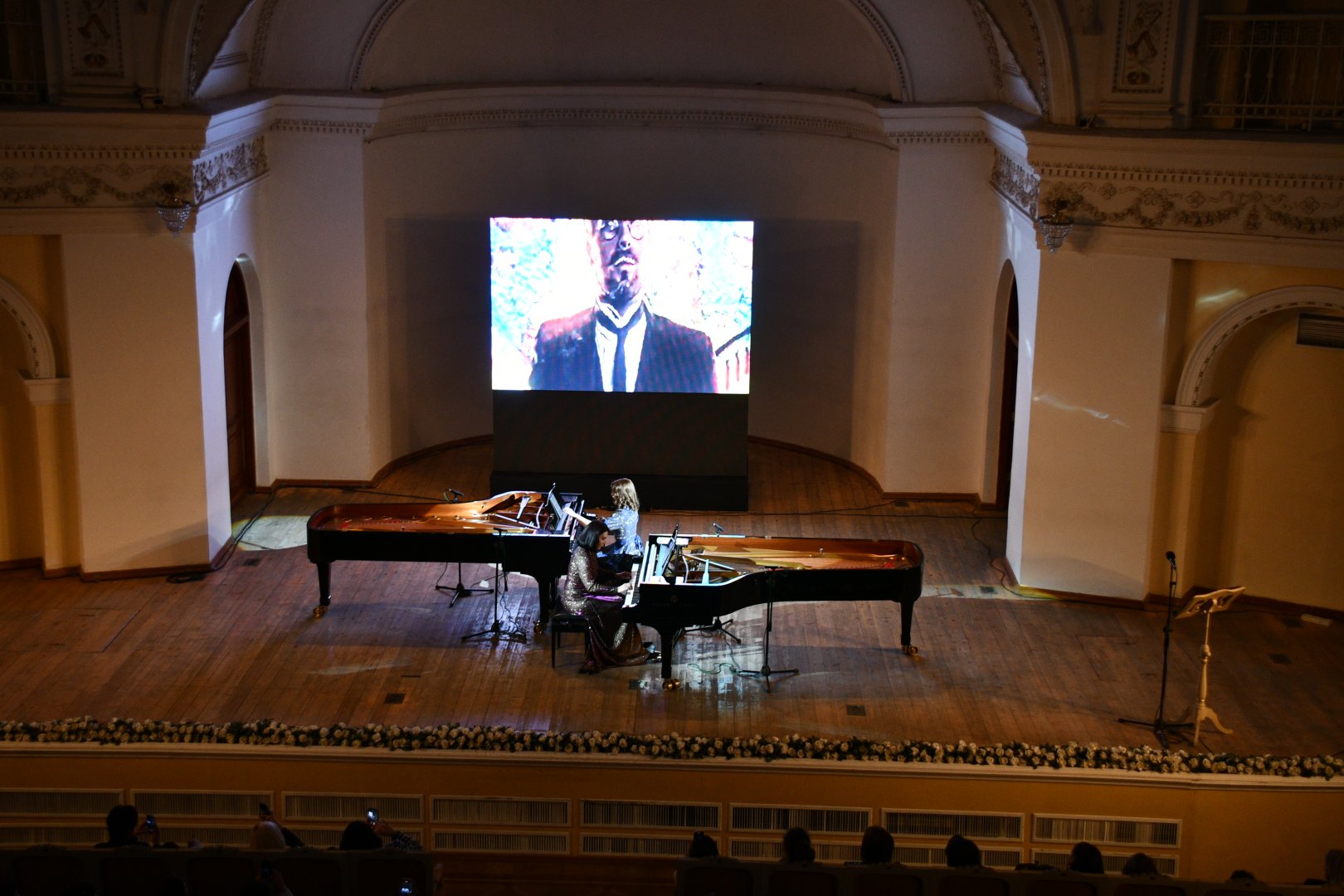 В Баку представлен великолепный вечер "Зеркало звуков" – музыка сквозь песок  (ФОТО)