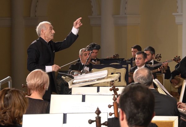 Оркестр народных инструментов выступил в рамках фестиваля имени Фикрета Амирова (ФОТО)