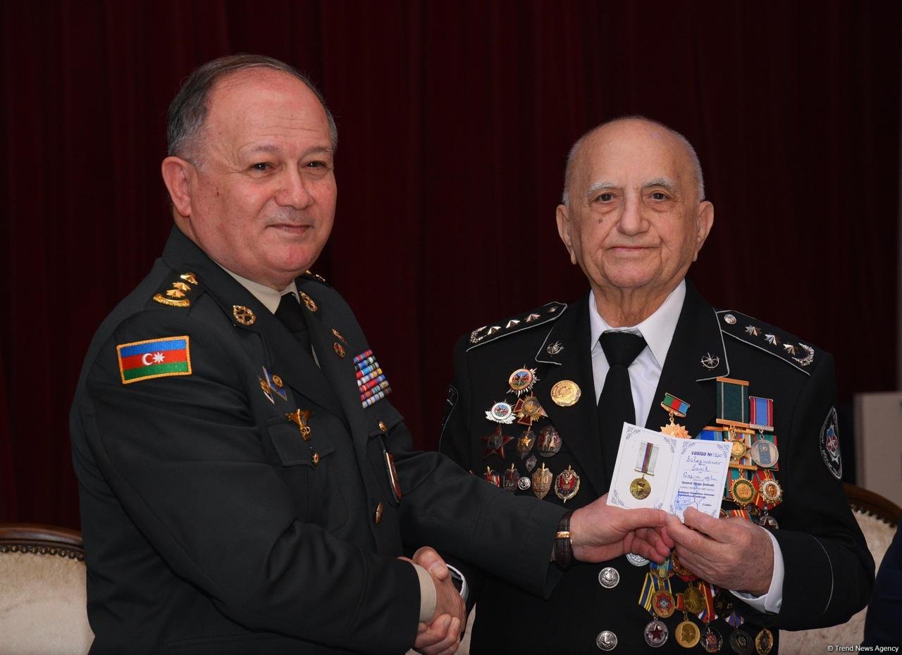 В Баку отметили 90-летие легендарного разведчика Шамиля Сулейманова (ФОТО)