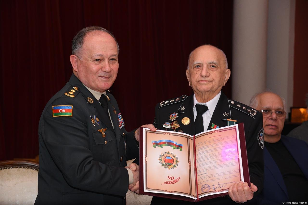 В Баку отметили 90-летие легендарного разведчика Шамиля Сулейманова (ФОТО)