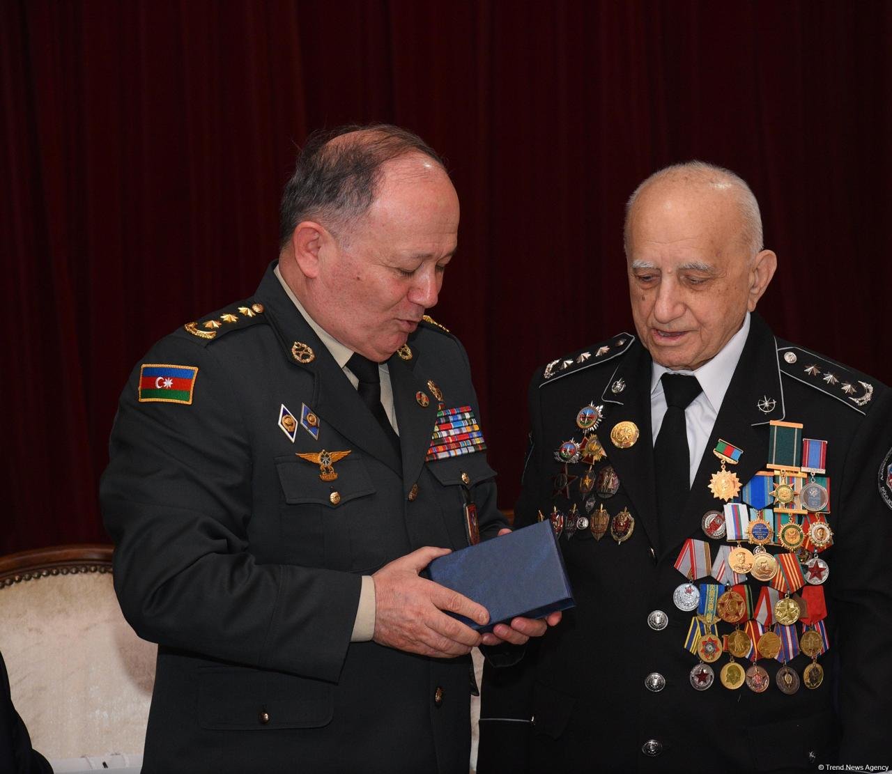 В Баку отметили 90-летие легендарного разведчика Шамиля Сулейманова (ФОТО)