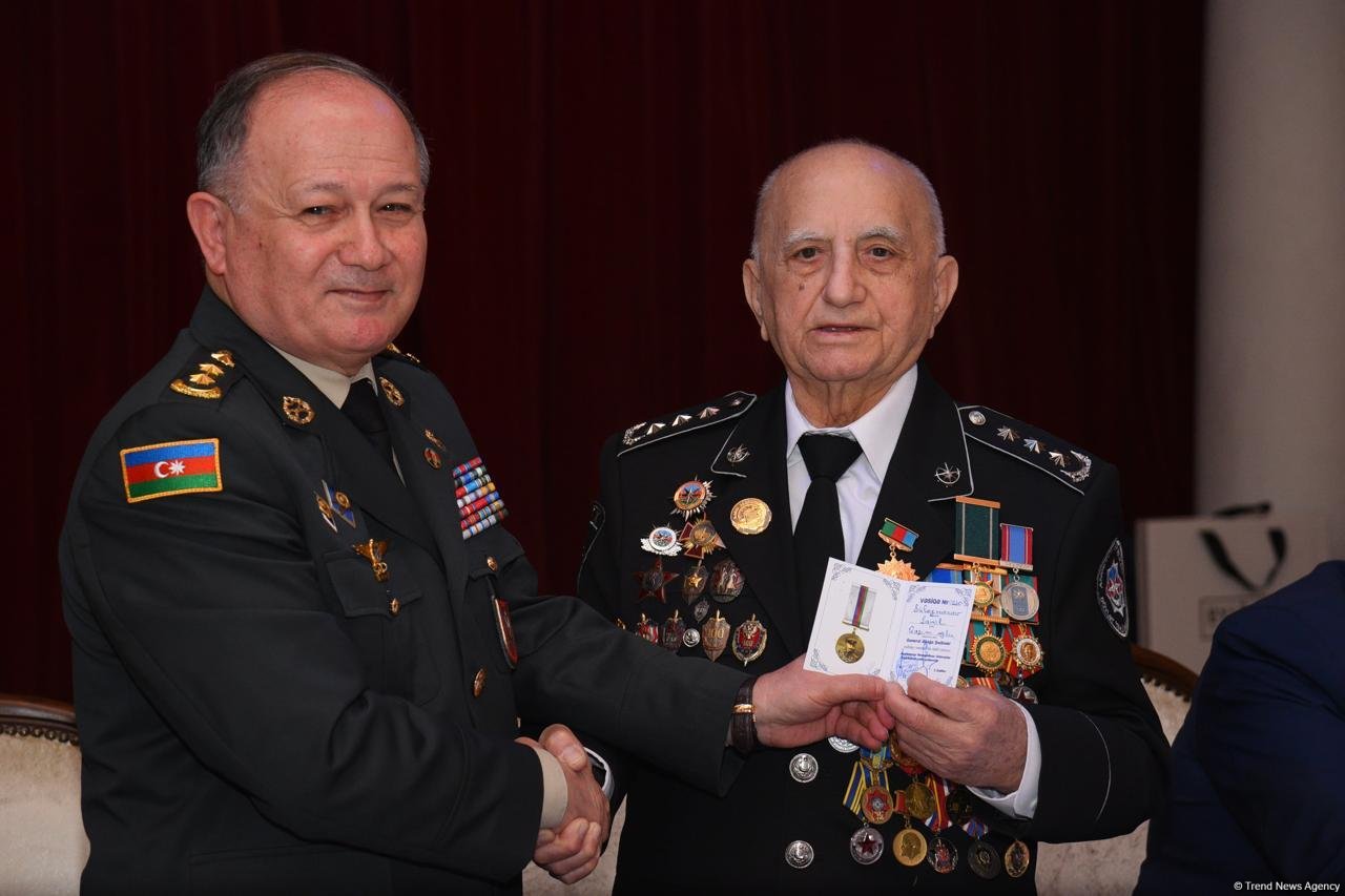 В Баку отметили 90-летие легендарного разведчика Шамиля Сулейманова (ФОТО)