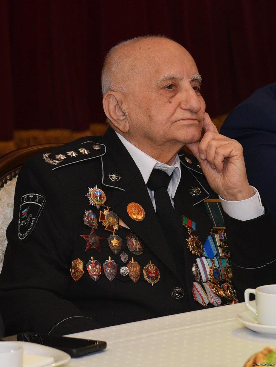 В Баку отметили 90-летие легендарного разведчика Шамиля Сулейманова (ФОТО)