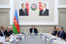 Обсуждена реализация госпрограммы по совершенствованию транспортной инфраструктуры в  Баку и прилегающих территориях (ФОТО)