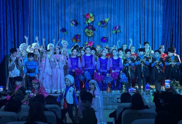 Как азербайджанские дети встречают праздник Новруз (ФОТО)