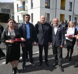 Президент Ильхам Алиев и Первая леди Мехрибан Алиева приняли участие в церемонии сдачи в эксплуатацию жилого комплекса в селе Суговушан (ВИДЕО/ФОТО)