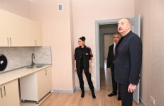 Президент Ильхам Алиев и Первая леди Мехрибан Алиева приняли участие в церемонии сдачи в эксплуатацию жилого комплекса в селе Суговушан (ВИДЕО/ФОТО)
