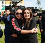Президент Ильхам Алиев и Первая леди Мехрибан Алиева приняли участие в церемонии сдачи в эксплуатацию жилого комплекса в селе Суговушан (ВИДЕО/ФОТО)