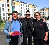 Президент Ильхам Алиев и Первая леди Мехрибан Алиева приняли участие в церемонии сдачи в эксплуатацию жилого комплекса в селе Суговушан (ВИДЕО/ФОТО)