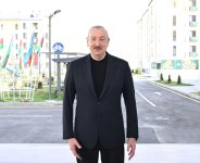 Президент Ильхам Алиев и Первая леди Мехрибан Алиева приняли участие в церемонии сдачи в эксплуатацию жилого комплекса в селе Суговушан (ВИДЕО/ФОТО)