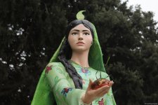 В Баку отмечают праздник Новруз (ФОТО)