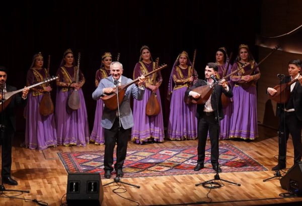 В Баку прошел вечер ашугского искусства, посвященный празднику Новруз (ФОТО)