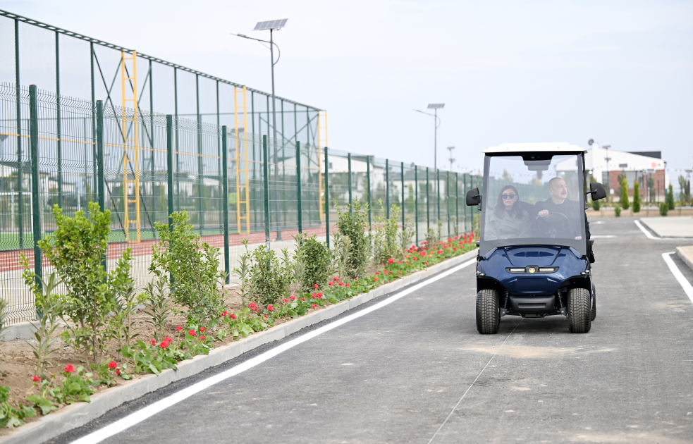 Президент Ильхам Алиев и Первая леди Мехрибан Алиева приняли участие в открытии первого этапа села Сарыджалы Агдамского района (ВИДЕО/ФОТО)