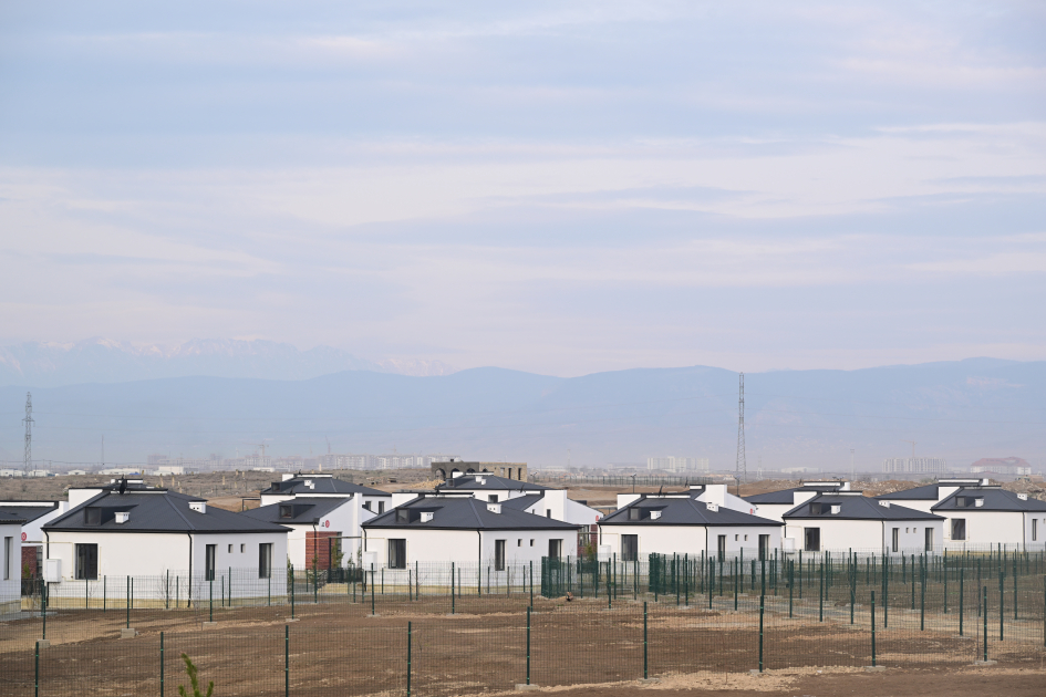 Президент Ильхам Алиев и Первая леди Мехрибан Алиева приняли участие в открытии первого этапа села Сарыджалы Агдамского района (ВИДЕО/ФОТО)