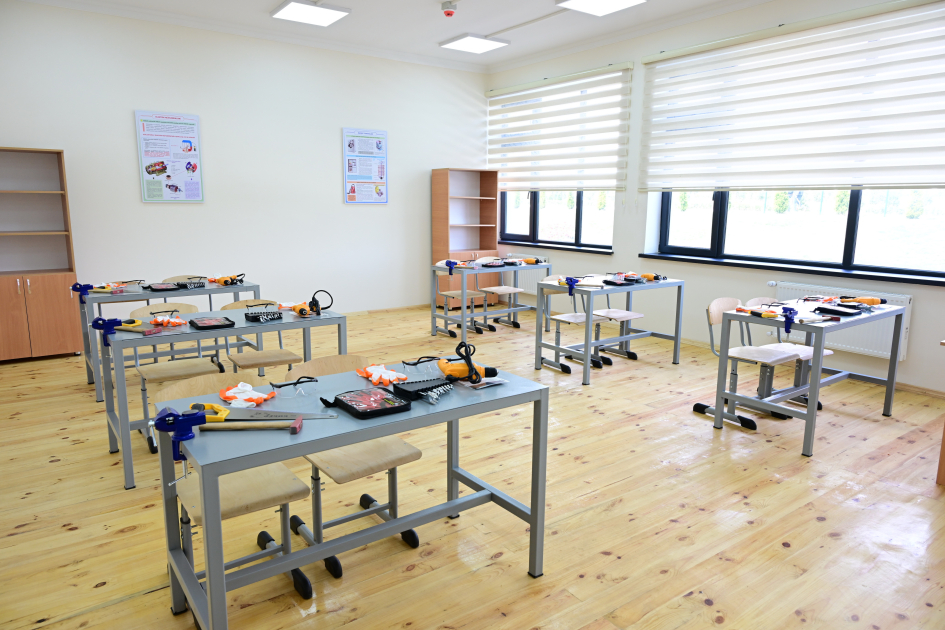 Президент Ильхам Алиев и Первая леди Мехрибан Алиева приняли участие в открытии первого этапа села Сарыджалы Агдамского района (ВИДЕО/ФОТО)