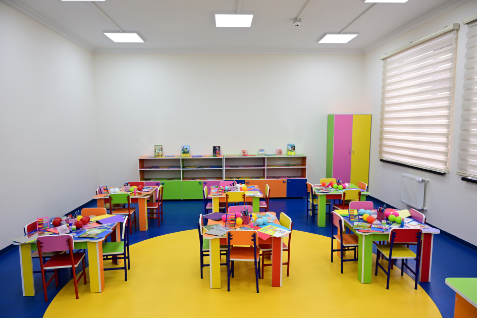 Президент Ильхам Алиев и Первая леди Мехрибан Алиева приняли участие в открытии первого этапа села Сарыджалы Агдамского района (ВИДЕО/ФОТО)