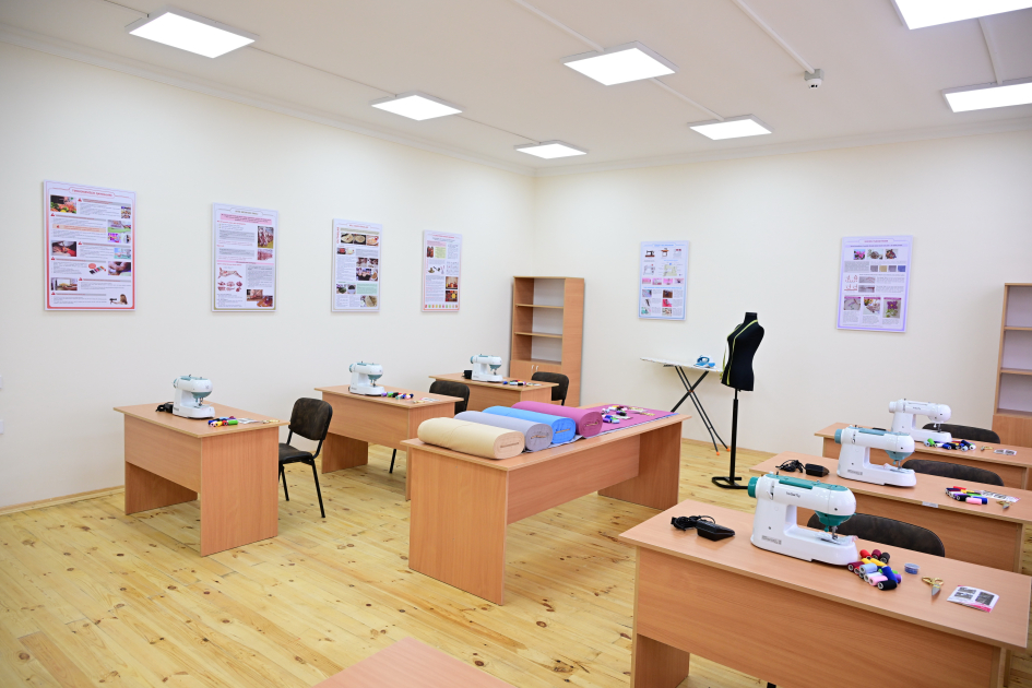 Президент Ильхам Алиев и Первая леди Мехрибан Алиева приняли участие в открытии первого этапа села Сарыджалы Агдамского района (ВИДЕО/ФОТО)