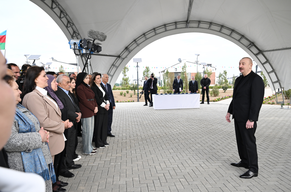 Президент Ильхам Алиев и Первая леди Мехрибан Алиева приняли участие в открытии первого этапа села Сарыджалы Агдамского района (ВИДЕО/ФОТО)