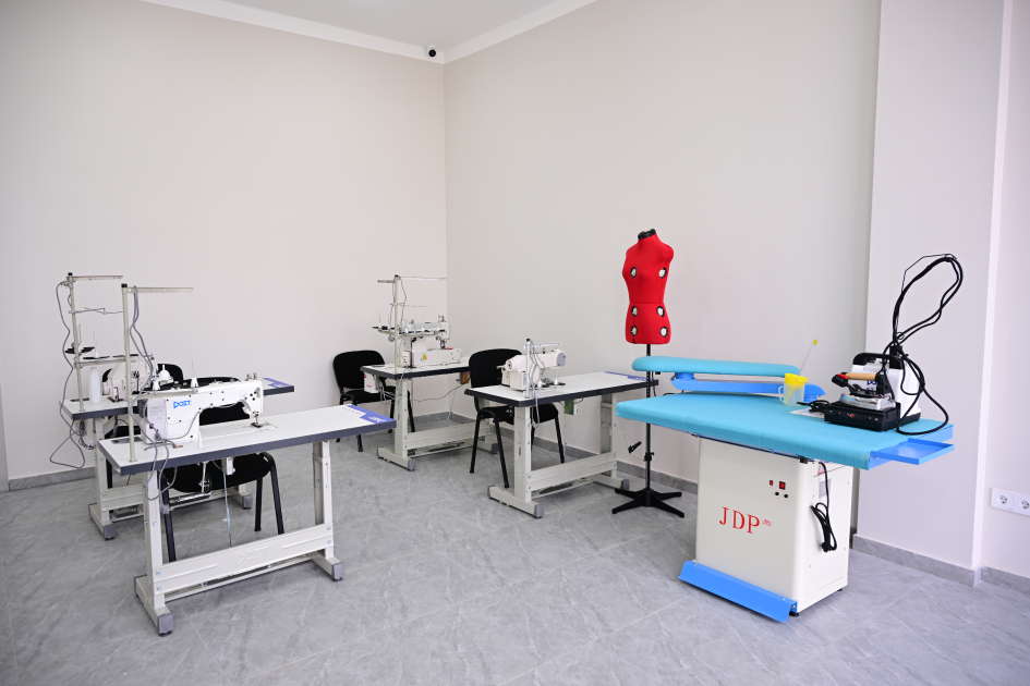 Президент Ильхам Алиев и Первая леди Мехрибан Алиева приняли участие в открытии первого этапа села Сарыджалы Агдамского района (ВИДЕО/ФОТО)