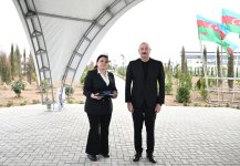 Президент Ильхам Алиев и Первая леди Мехрибан Алиева приняли участие в открытии первого этапа села Сарыджалы Агдамского района (ВИДЕО/ФОТО)