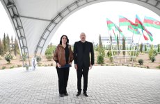 Президент Ильхам Алиев и Первая леди Мехрибан Алиева приняли участие в открытии первого этапа села Сарыджалы Агдамского района (ВИДЕО/ФОТО)