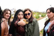 Президент Ильхам Алиев и Первая леди Мехрибан Алиева приняли участие в открытии первого этапа села Сарыджалы Агдамского района (ВИДЕО/ФОТО)