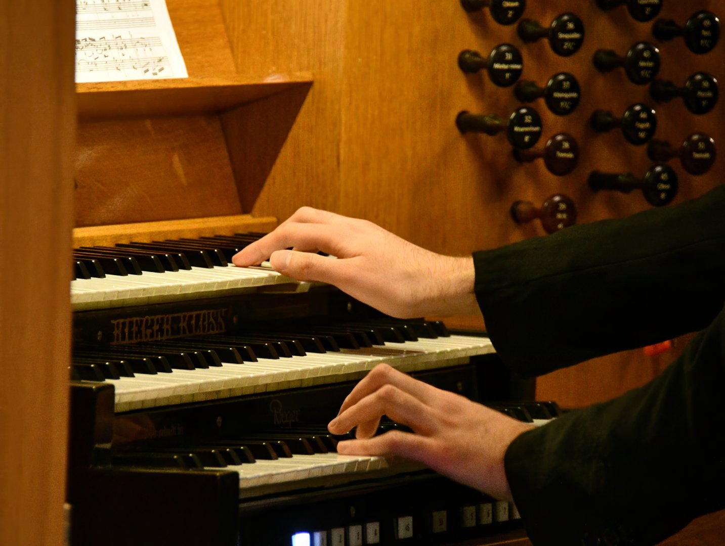 В Баку отметили 340-летие великого Баха духовной музыкой (ФОТО)