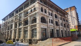 На улице Карабах города Шуша строятся 10 зданий (ФОТО)