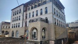 На улице Карабах города Шуша строятся 10 зданий (ФОТО)