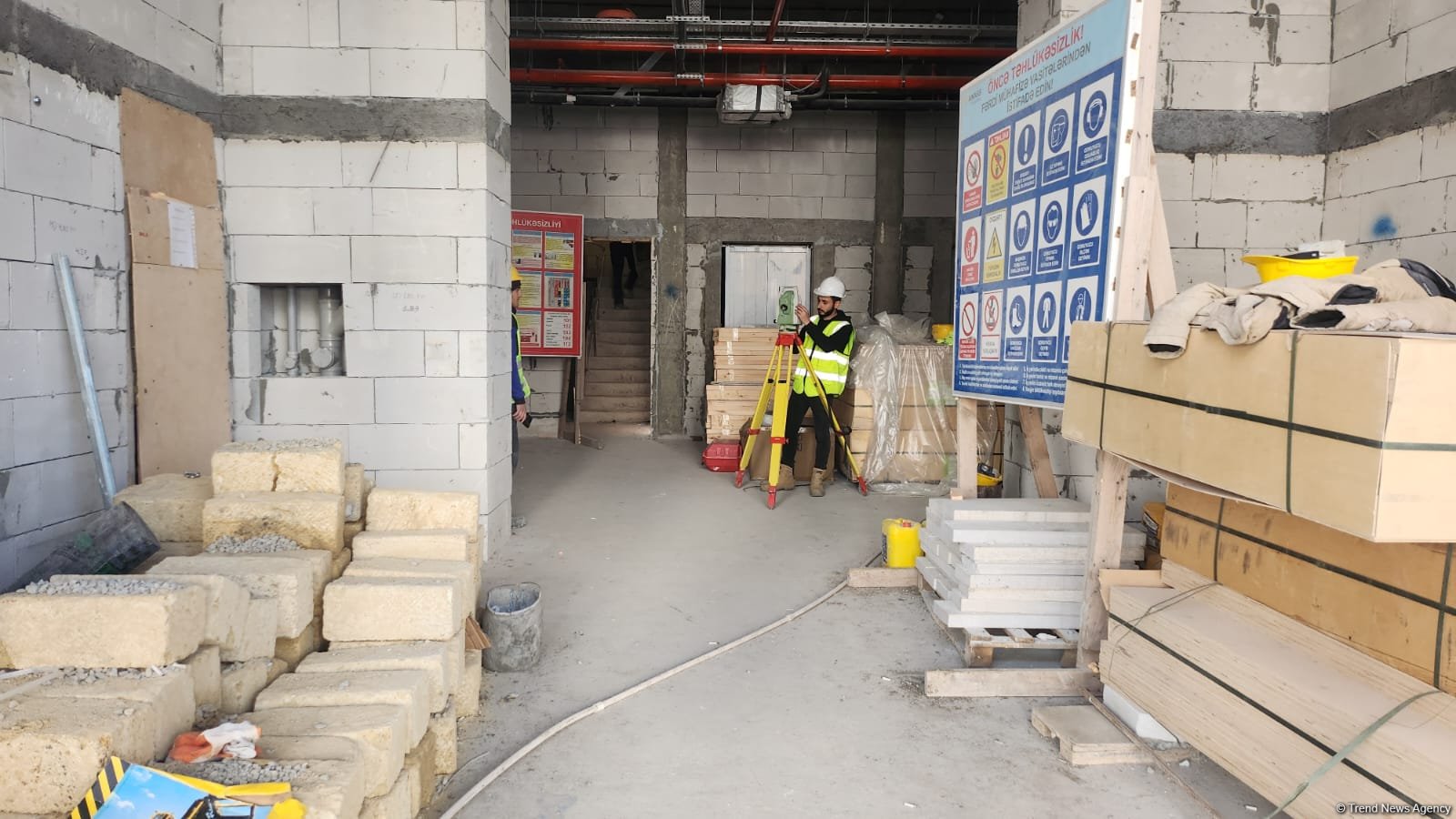 На улице Карабах города Шуша строятся 10 зданий (ФОТО)