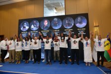 В Баку состоялся флешмоб, посвященный борцам с колониальным режимом (ФОТО)