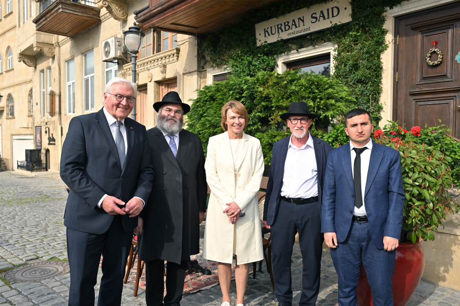 Президент Германии Франк-Вальтер Штайнмайер ознакомился с Ичеришехер (ФОТО)