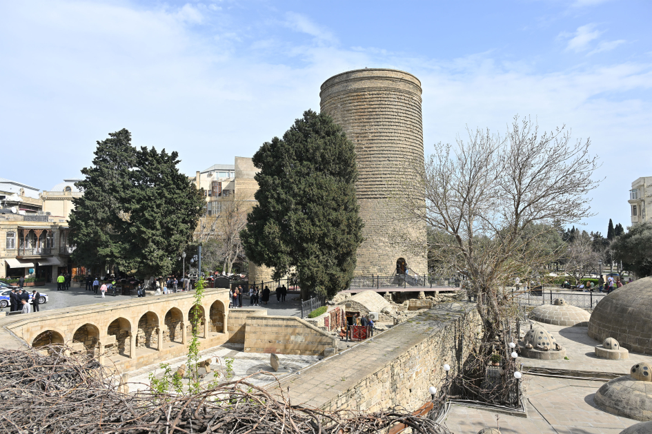 Президент Германии Франк-Вальтер Штайнмайер ознакомился с Ичеришехер (ФОТО)