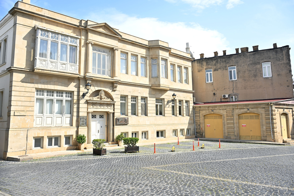 Президент Германии Франк-Вальтер Штайнмайер ознакомился с Ичеришехер (ФОТО)