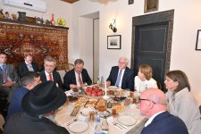 Президент Германии Франк-Вальтер Штайнмайер ознакомился с Ичеришехер (ФОТО)