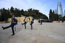 Президент Германии Франк-Вальтер Штайнмайер посетил Шехидляр хиябаны (ФОТО)