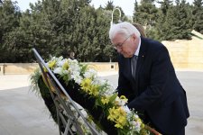 Президент Германии Франк-Вальтер Штайнмайер посетил Шехидляр хиябаны (ФОТО)