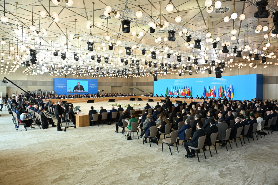 Президент Ильхам Алиев принял участие в заседании Консультативного совета Южного газового коридора в Баку (ФОТО/ВИДЕО)