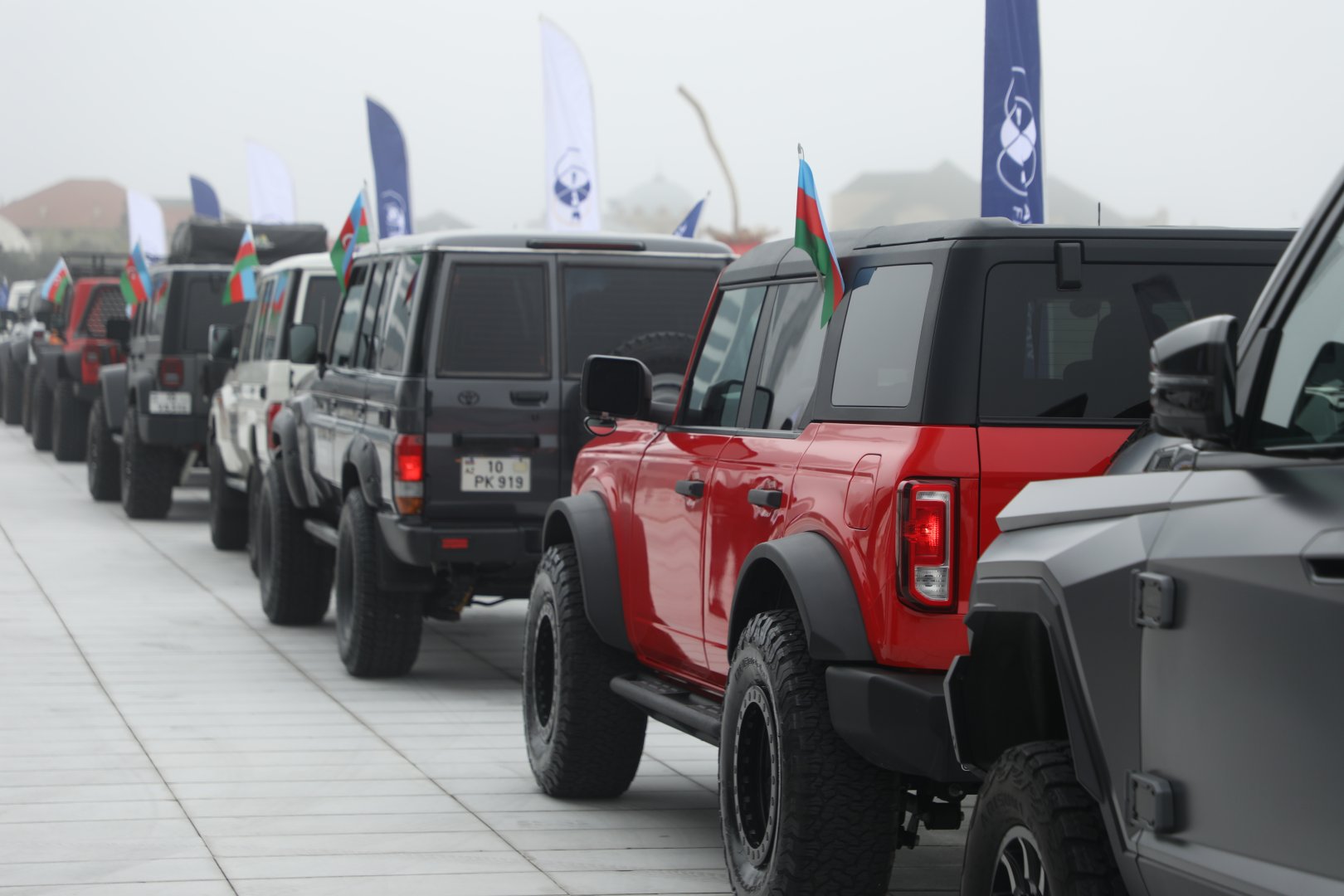 Автомобильная федерация Азербайджана организовала автопробег внедорожников (ФОТО)