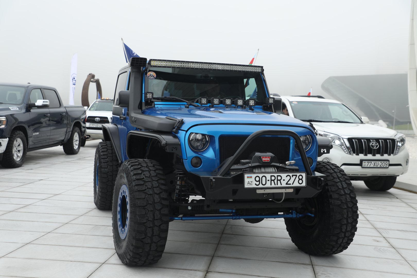 Автомобильная федерация Азербайджана организовала автопробег внедорожников (ФОТО)