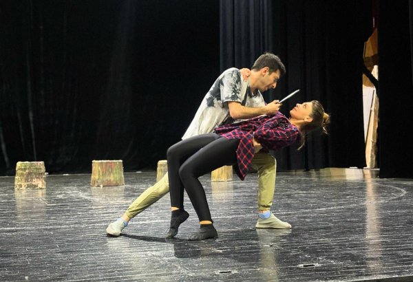 В Баку появится прекрасная девочка ростом не больше человеческого пальца (ФОТО)