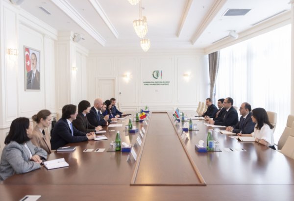 Азербайджан обсудил с Молдовой вопрос трансфера современных технологий в сельском хозяйстве (ФОТО)