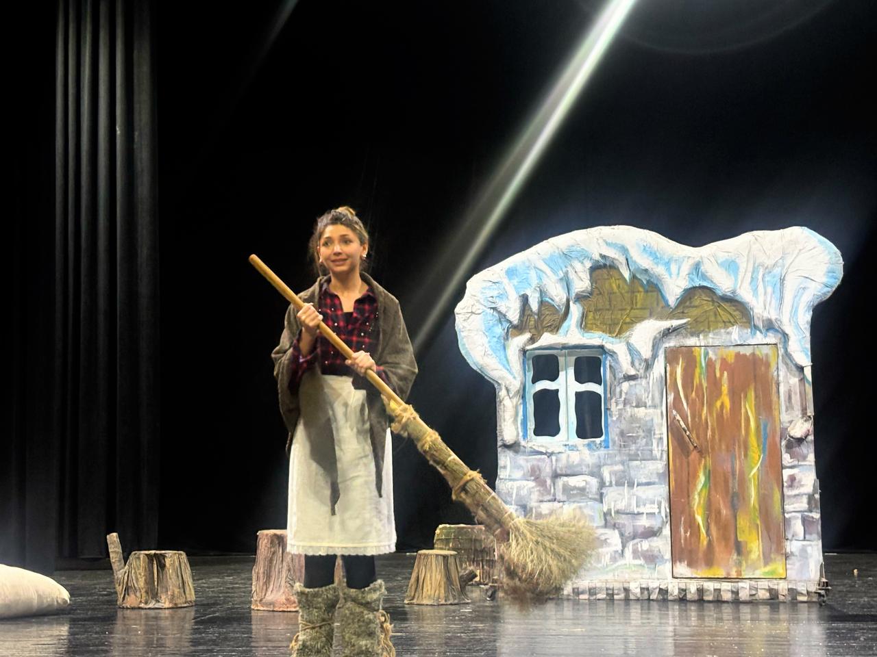 В Баку появится прекрасная девочка ростом не больше человеческого пальца (ФОТО)