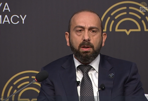 Надеемся, что мирное соглашение с Азербайджаном будет подписано в ближайшие месяцы -- Мирзоян