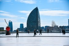 Прогулка по парку Центра Гейдара Алиева – любимое место отдыха и лицезрения красоты искусства (ФОТОРЕПОРТАЖ)