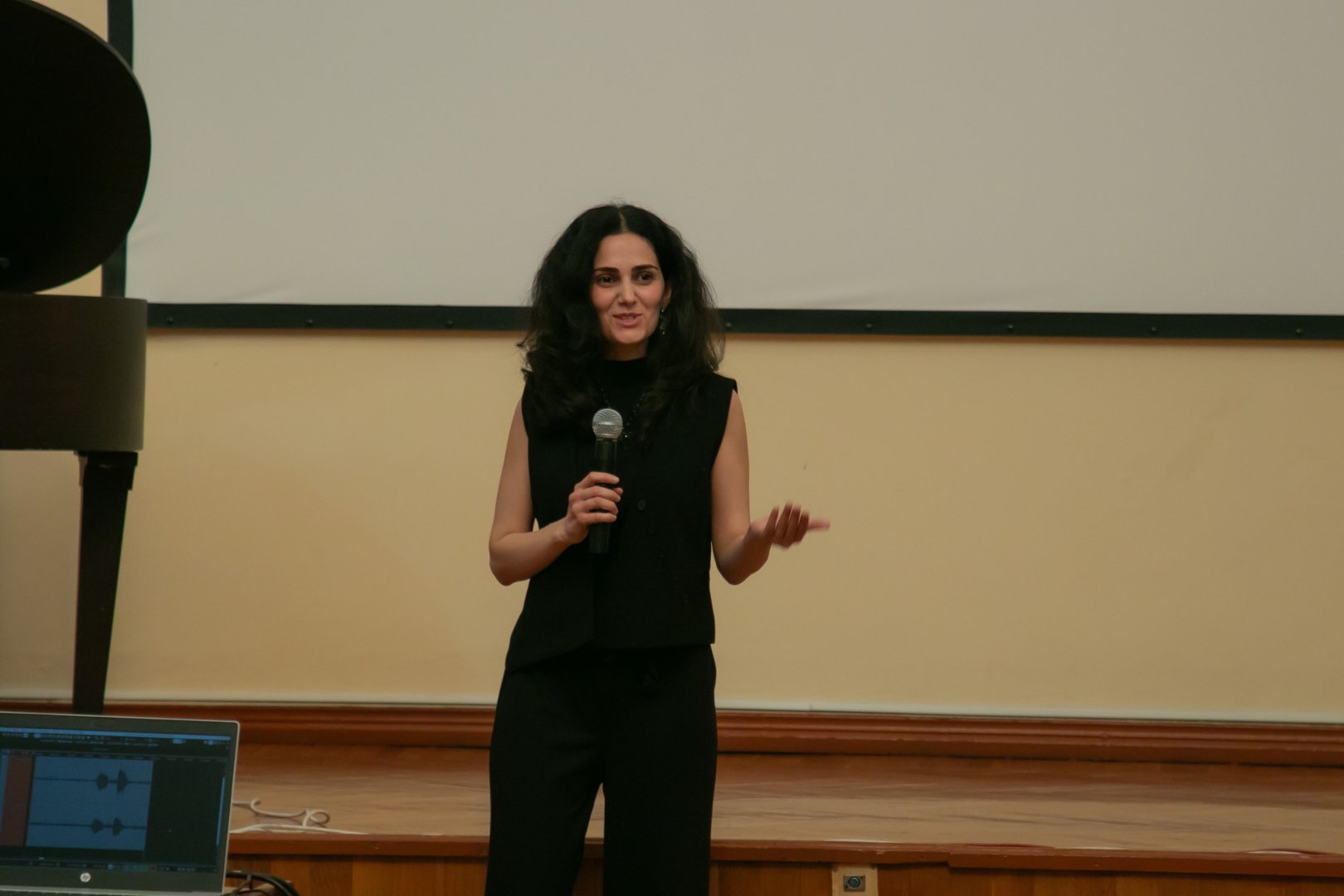 В Баку состоялась презентация пластинки Хумай Гасымзаде, победившей в США (ФОТО)