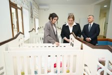 Первый вице-президент Мехрибан Алиева и вице-президент Фонда Гейдара Алиева Лейла Алиева посетили ясли номер 1 и детский дом-учреждение социального обслуживания номер 1 в Баку (ФОТО/ВИДЕО)